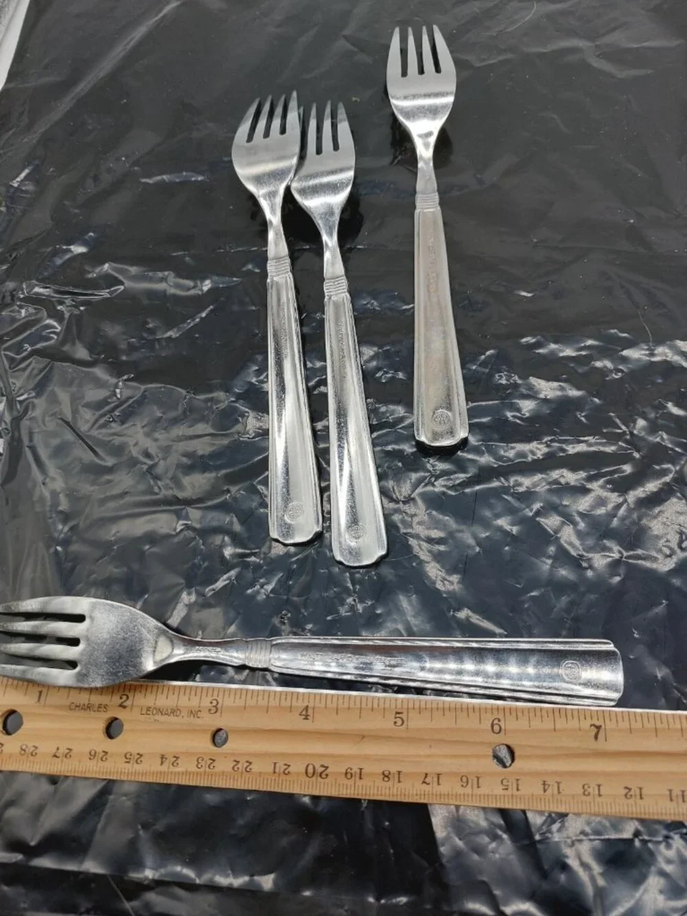 Pfaltzgraff Flatware 4 Dinner Forks 7